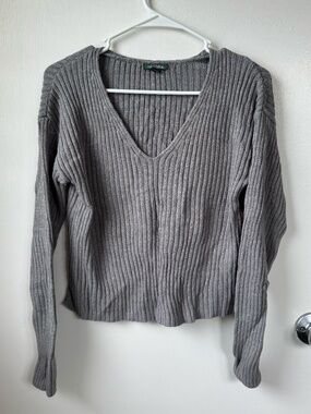 Target Wild Fable grey knit v-neck sweater size medium